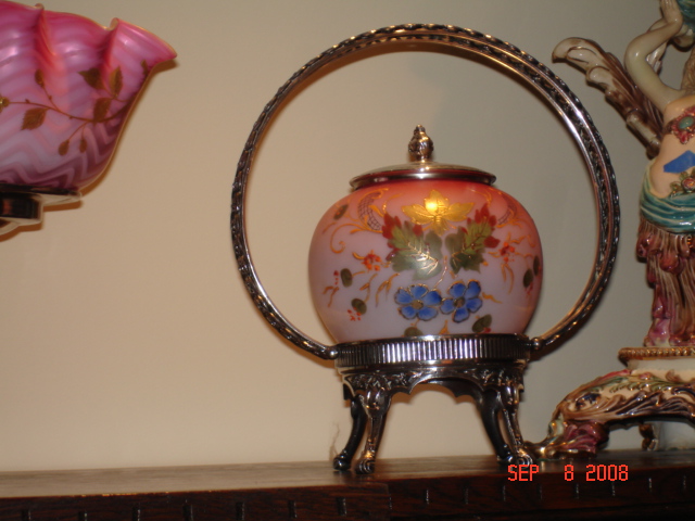 Sweetmeat holder