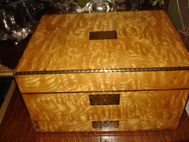 Dressing box