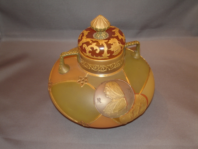 Covered jar