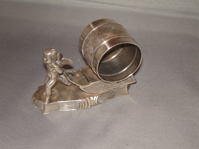 Figural napkin ring