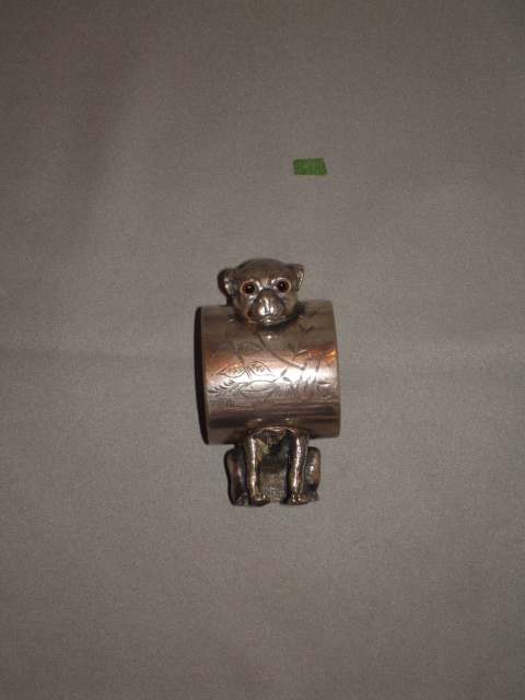 Figural napkin ring