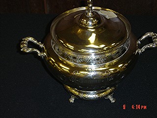 Soup tureen