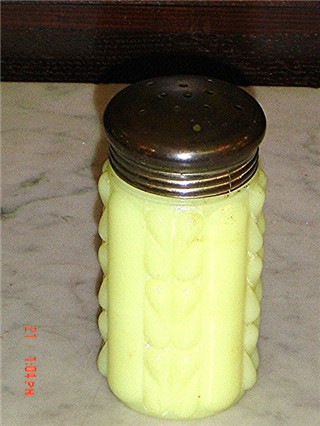 Custard sugar shaker