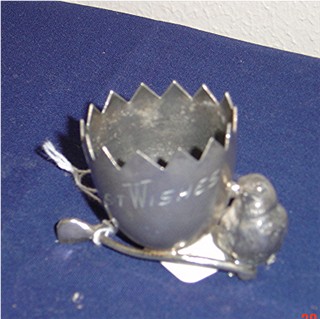 Silverplate wishbone egg
