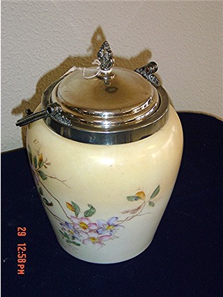 Biscuit jar cream dogwood