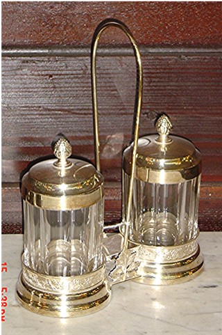 Double clear pickle caster