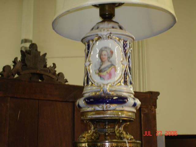 Old Paris portrait lamp