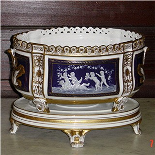 Porcelain tureen