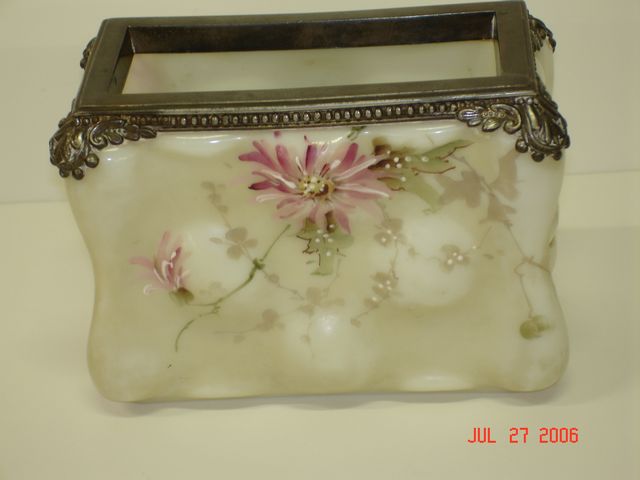 Wavecrest letter holder