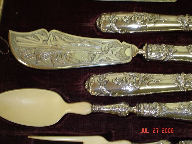 Serving pieces