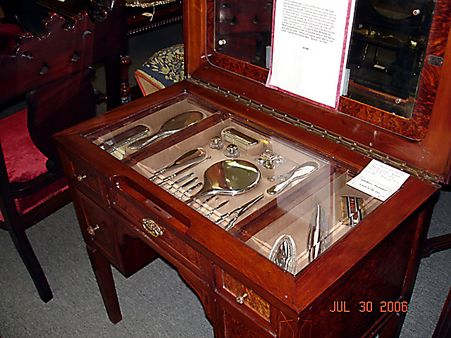 Vanity table