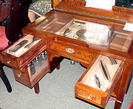 Vanity table