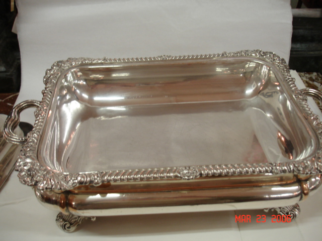 Covered entree dish