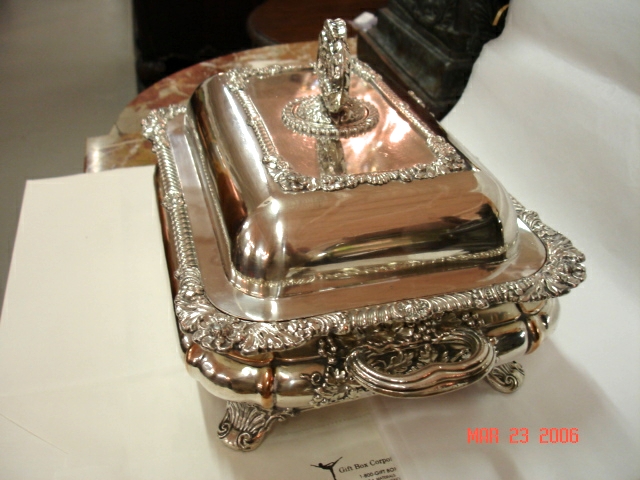 Covered entree dish