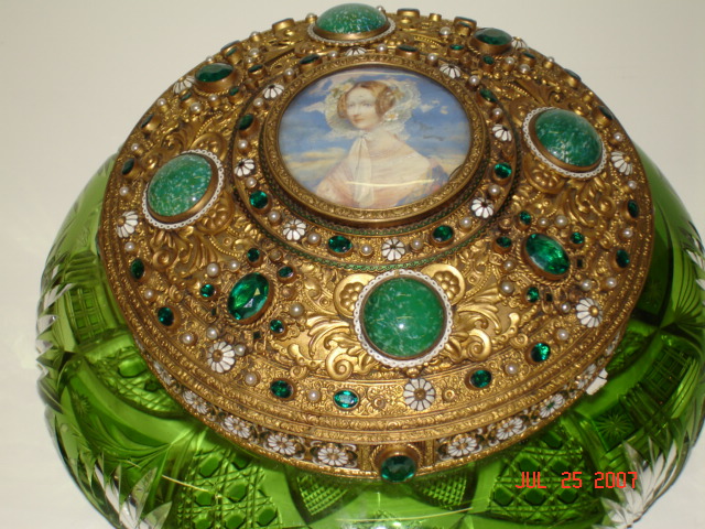 Dresser box