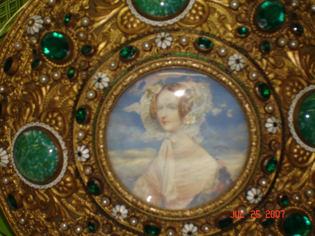 Dresser box