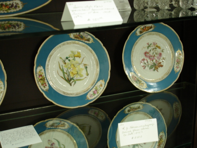 Porcelain plates