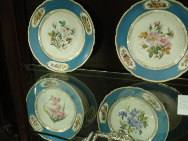 Porcelain plates